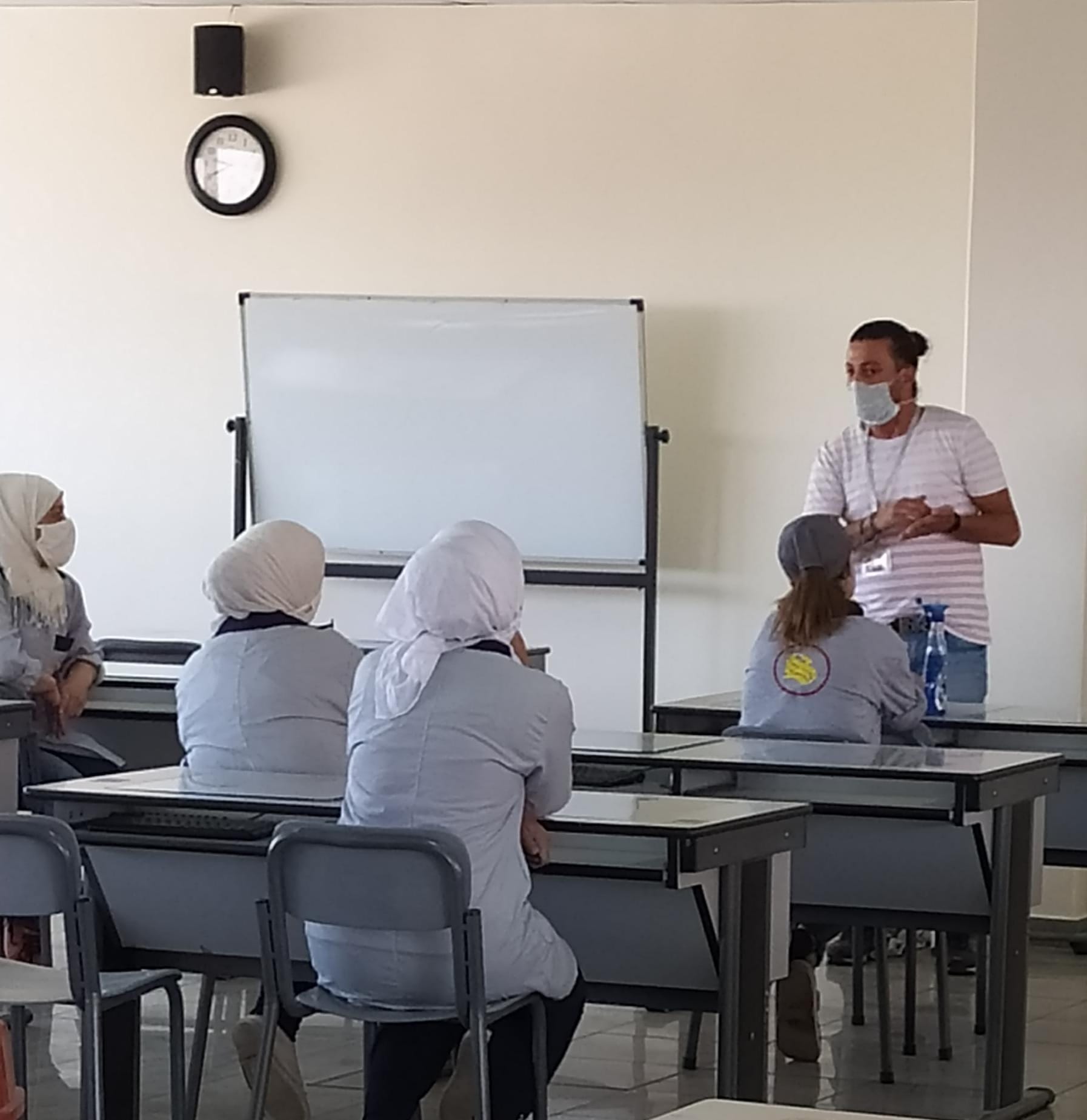 كيف يساهم “العامل السعيد” في رفع جودة الخدمة؟